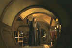 gandalf_bagend.jpg (57360 bytes)